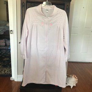 COZEE CORNER: PINK ZIPPERED FRONT HOUSECOAT SIZE XL